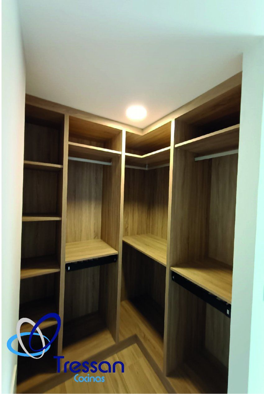 VESTIDOR LAMINADO