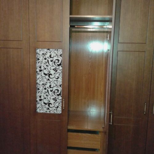 Madera con Vitrinas