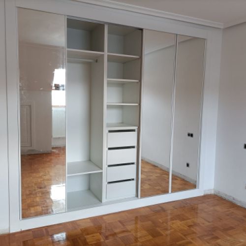 Corredero con espejos